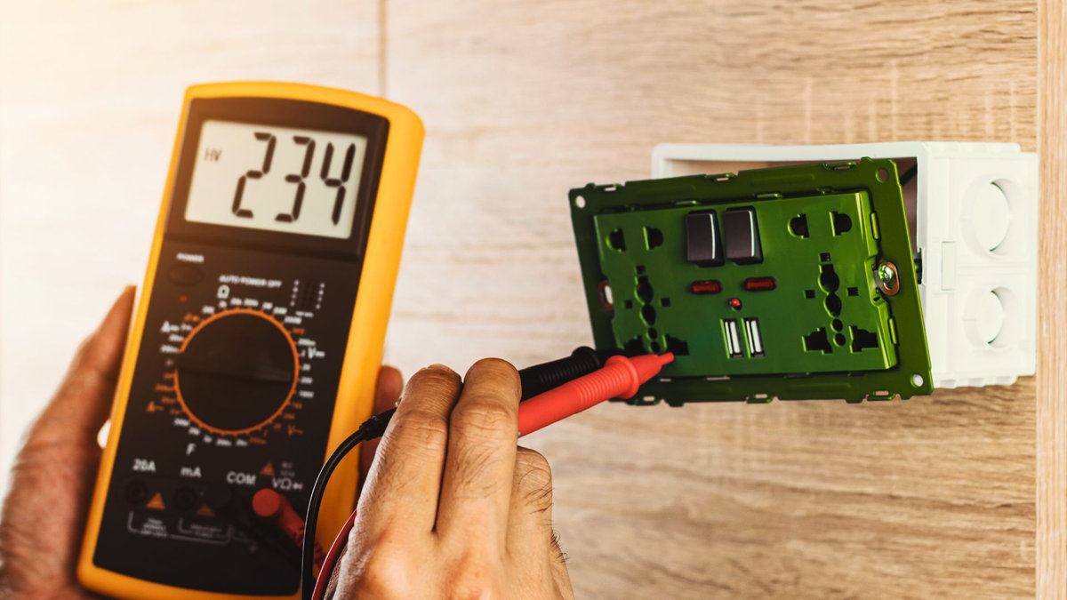 Commercial electrical safety inspection and troubleshooting