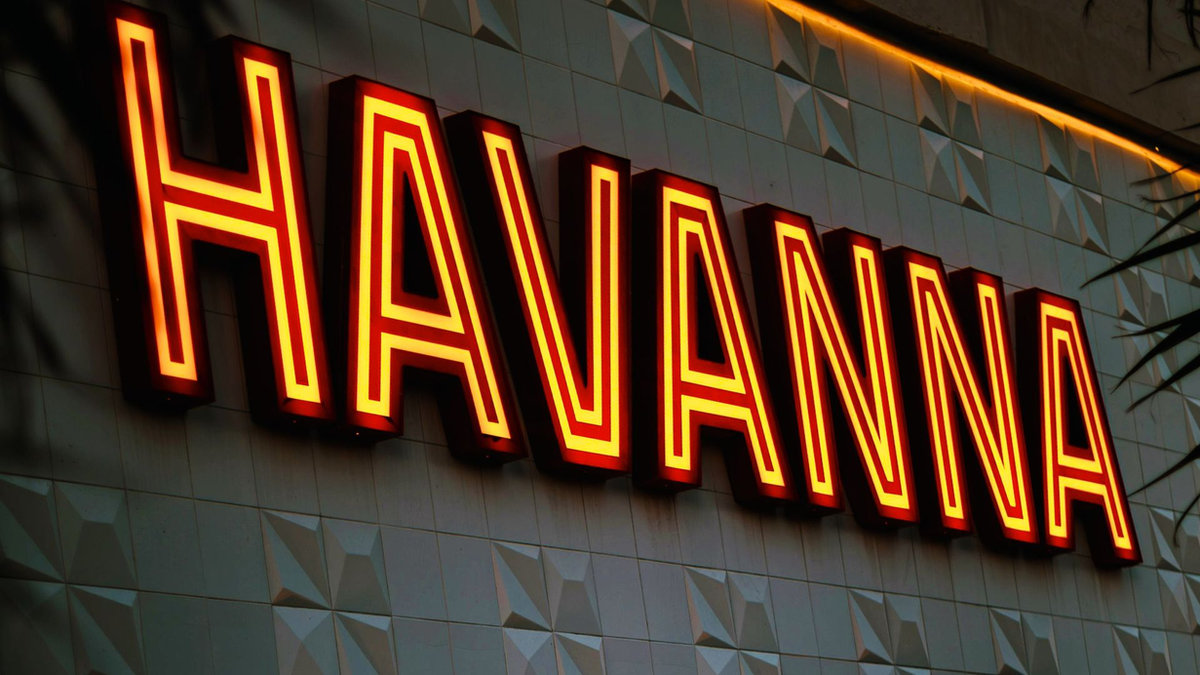 Illuminated storefront sign electrical hook-up
